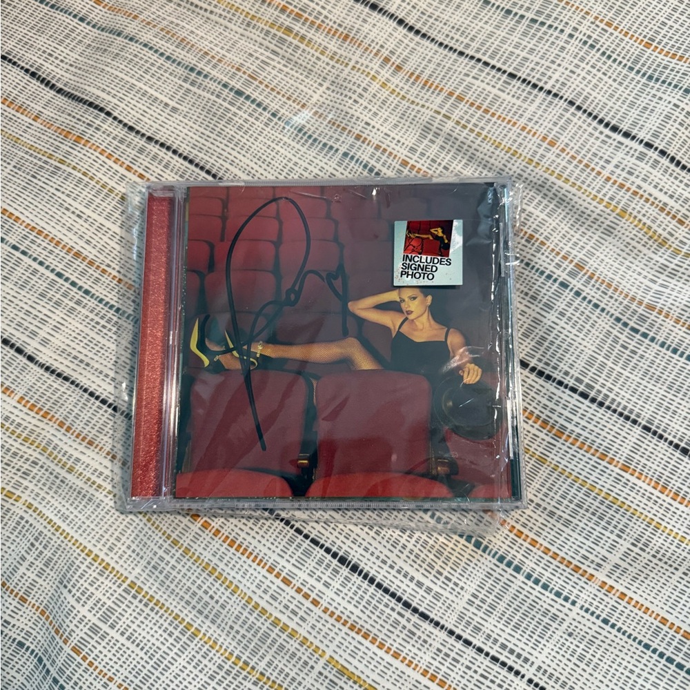 Taylor Swift The Life of a Showgirl CD + Hand Signed Photo 4